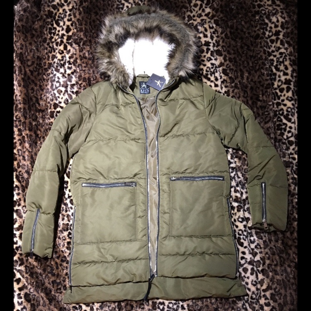 Women’s Olive Green Jacket in Size Medium / 8 USA